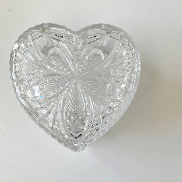 Bohemian Cut Czech Crystal Heart Shaped Lidded Bowl In Box Jewelry Holder Love - Picture 8 of 8